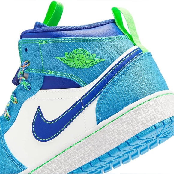 Nike Air Jordan 1 Mid SE Sprite Dark Powder Blue Green Strike Racer Blue Sz 4.5Y - Picture 4 of 9